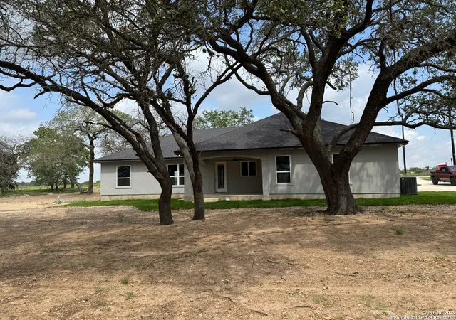 28th image of 692 County Road 320, Floresville, TX 78114 | MLS# 1890120