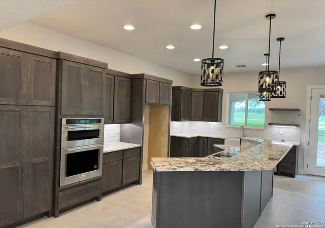 3rd image of 692 County Road 320, Floresville, TX 78114 | MLS# 1890120