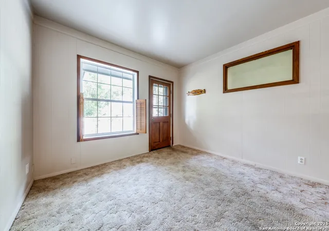 Photo 3 of Sale Pending at 106 Roundup, Castle Hills, TX 78213 | MLS# 1890166 | Listing updated on 2025-11-06