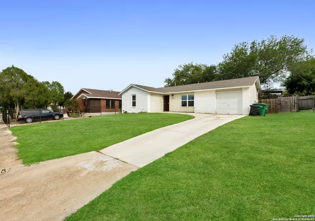 Photo 2 of Single family home for sale at 458 Scates Dr, San Antonio, TX 78227 | MLS# 1890185 | Listing updated on 2025-08-16
