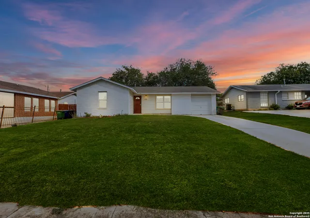 Photo 3 of Single family home for sale at 458 Scates Dr, San Antonio, TX 78227 | MLS# 1890185 | Listing updated on 2025-08-16