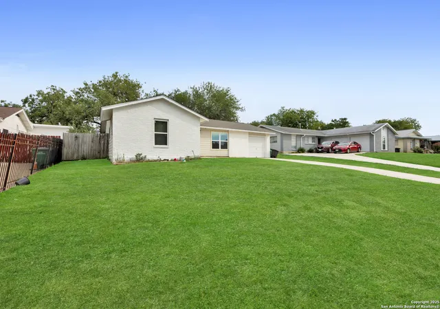 Photo 1 of Single family home for sale at 458 Scates Dr, San Antonio, TX 78227 | MLS# 1890185 | Listing updated on 2025-08-16
