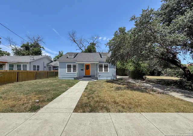 Photo 1 of Sale Pending at 125 Jeffrey, San Antonio, TX 78201 | MLS# 1890193 | Listing updated on 2025-11-05
