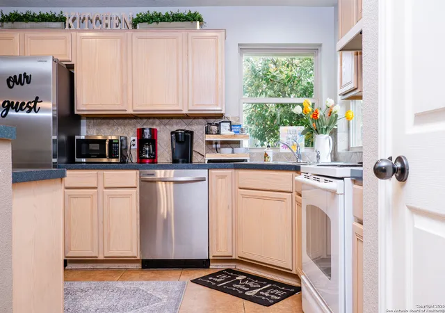 Photo 3 of Single family home for sale at 203 S Creek, Fredericksburg, TX 78624 | MLS# 1890196 | Listing updated on 2025-12-09
