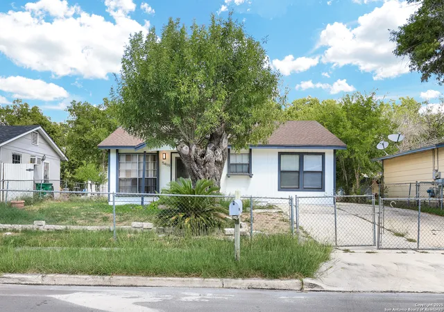 Photo 2 of Sale Pending at 5419 Marconi St, San Antonio, TX 78228 | MLS# 1890212 | Listing updated on 2025-10-07