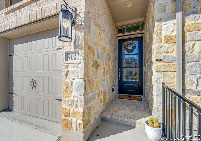 Photo 4 of Single family home for sale at 9023 Raven Pointe, San Antonio, TX 78255 | MLS# 1890224 | Listing updated on 2025-10-01