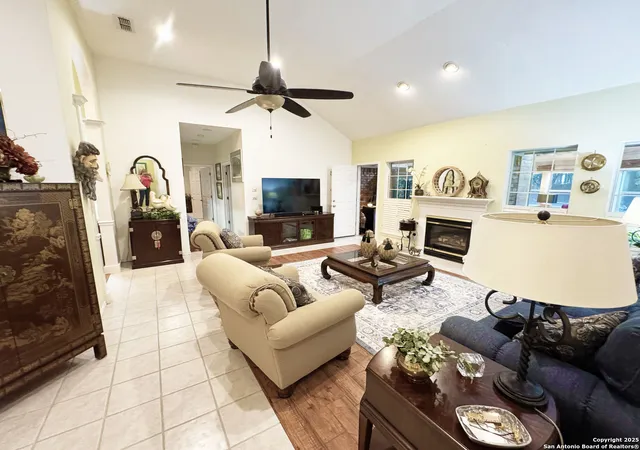 Photo 4 of Single family home for sale at 178 County Road 2610, Mineola, TX 75773 | MLS# 1890287 | Listing updated on 2025-08-16