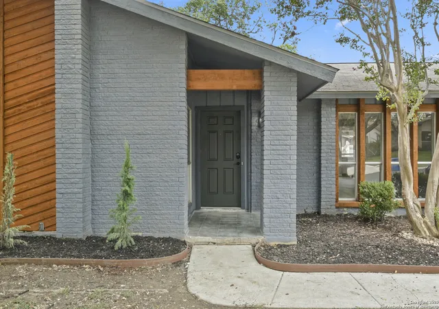 Photo 2 of Single family home for sale at 13334 Los Indios St, San Antonio, TX 78233 | MLS# 1890291 | Listing updated on 2025-08-29