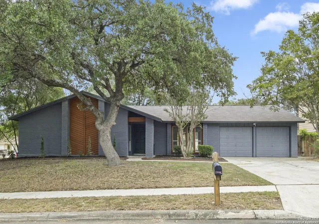 Photo 3 of Single family home for sale at 13334 Los Indios St, San Antonio, TX 78233 | MLS# 1890291 | Listing updated on 2025-08-29
