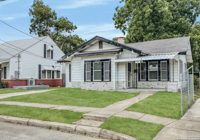 Photo 3 of Sale Pending at 111 Huff, San Antonio, TX 78214 | MLS# 1890304 | Listing updated on 2026-05-09