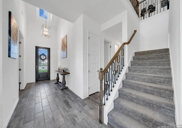 Photo 4 of Sale Pending at 11109 Molly Run, San Antonio, TX 78254 | MLS# 1890317 | Listing updated on 2025-10-06