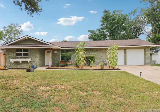 Photo 1 of Sale Pending at 274 Chesswood, San Antonio, TX 78228 | MLS# 1890348 | Listing updated on 2025-09-15
