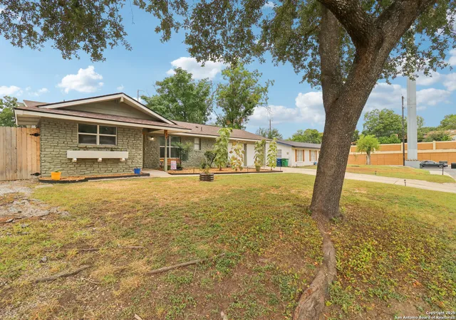 Photo 2 of Sale Pending at 274 Chesswood, San Antonio, TX 78228 | MLS# 1890348 | Listing updated on 2025-09-15