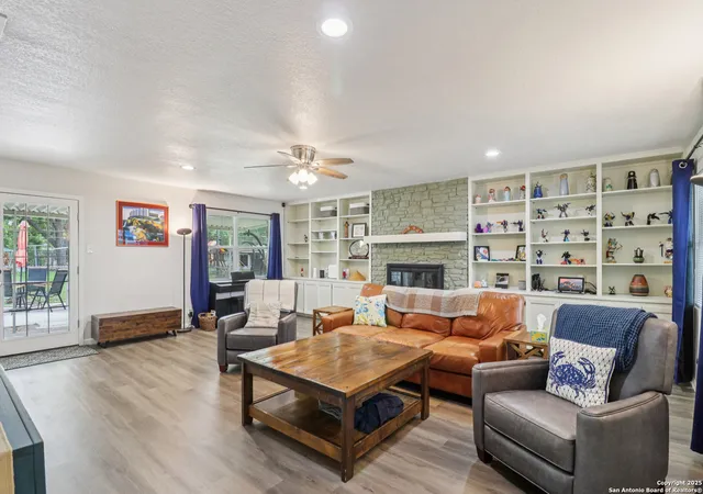 Photo 3 of Sale Pending at 274 Chesswood, San Antonio, TX 78228 | MLS# 1890348 | Listing updated on 2025-09-15