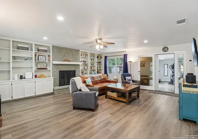 Photo 3 of Sale Pending at 274 Chesswood, San Antonio, TX 78228 | MLS# 1890348 | Listing updated on 2025-09-15