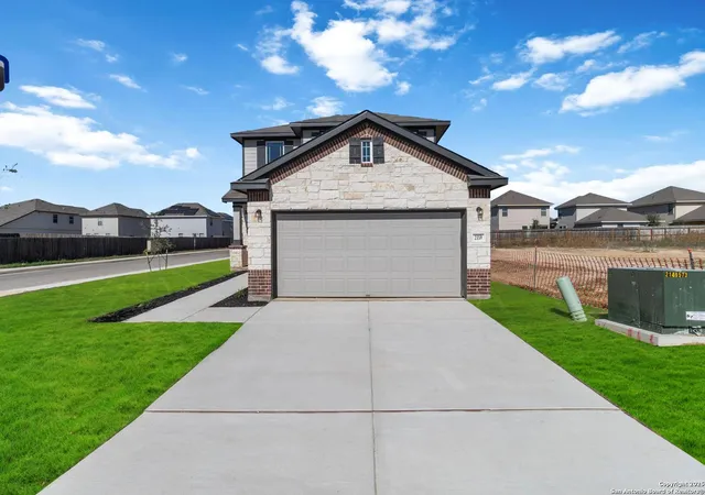 Photo 2 of Sale Pending at 2359 Pink Pearl Dr, San Antonio, TX 78224 | MLS# 1890368 | Listing updated on 2025-12-08