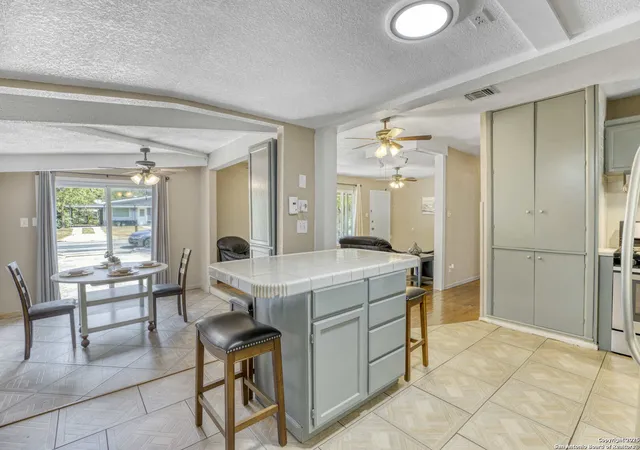 Photo 4 of Sale Pending at 226 Serna, San Antonio, TX 78218 | MLS# 1890372 | Listing updated on 2025-10-15