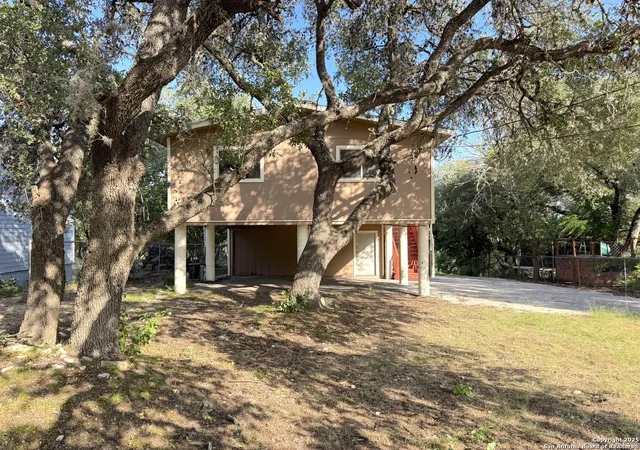 Photo 1 of Single family home for sale at 1560 Skyline Hills, Canyon Lake, TX 78133 | MLS# 1890374 | Listing updated on 2025-10-02