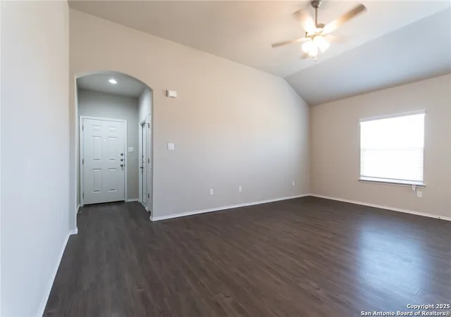 4th image of 612-614 Heathers Way, Seguin, TX 78155 | MLS# 1890391