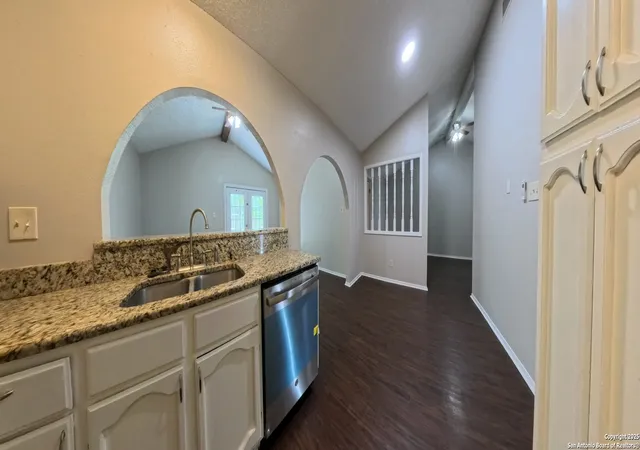 5th image of 9507 Quicksilver Dr, San Antonio, TX 78245 | MLS# 1890410