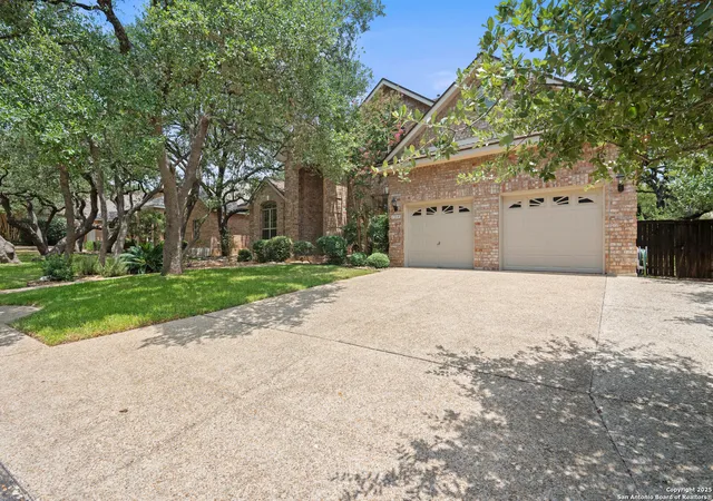 Photo 3 of Sale Pending at 17314 Fountain Blf, San Antonio, TX 78248 | MLS# 1890419 | Listing updated on 2025-11-16