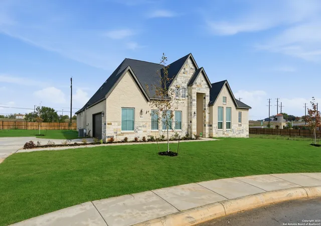 Photo 3 of Sale Pending at 8911 Arroyo Grv, San Antonio, TX 78263 | MLS# 1890538 | Listing updated on 2026-02-09