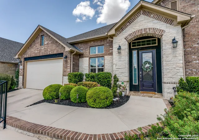 Photo 2 of Sale Pending at 28902 Gracies Sky, San Antonio, TX 78260 | MLS# 1890540 | Listing updated on 2025-10-20