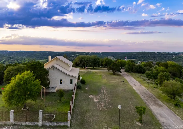 Photo 3 of Single family home for sale at 247 Huntleigh Rd, Ingram, TX 78025 | MLS# 1890576 | Listing updated on 2026-05-01