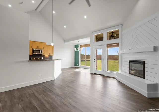 5th image of 1204 Devine, Devine, TX 78016 | MLS# 1890604
