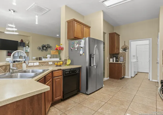 Photo 4 of Sale Pending at 26219 Marsh Pond, San Antonio, TX 78260 | MLS# 1890633 | Listing updated on 2025-12-10