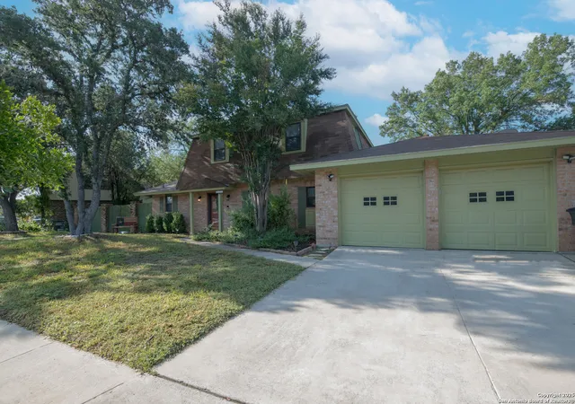 Photo 3 of Sale Pending at 7606 Lynn Anne St, San Antonio, TX 78240 | MLS# 1890643 | Listing updated on 2025-10-01