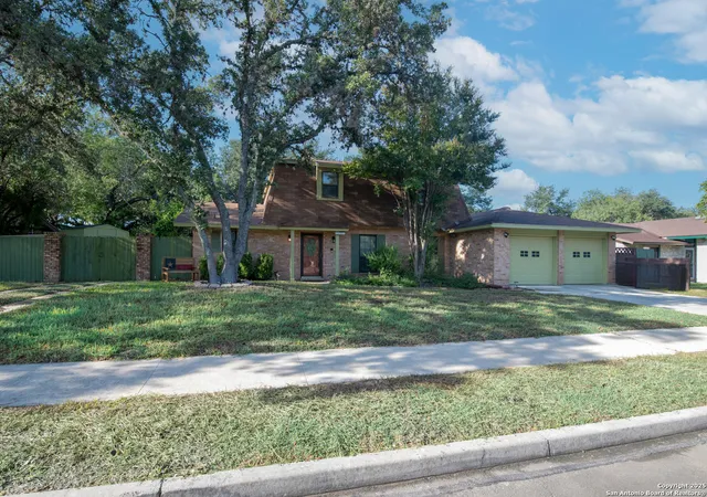 Photo 3 of Sale Pending at 7606 Lynn Anne St, San Antonio, TX 78240 | MLS# 1890643 | Listing updated on 2025-10-01