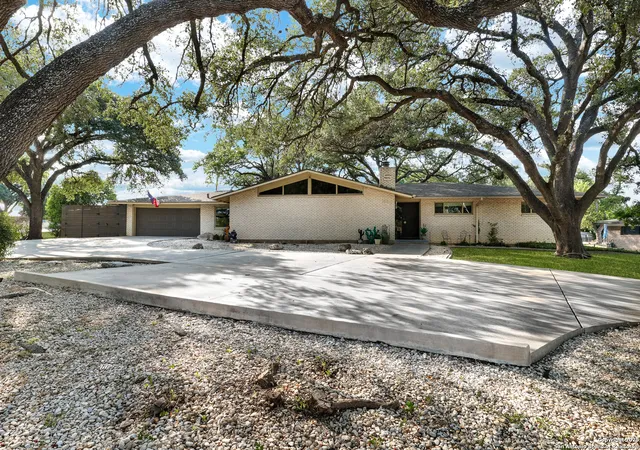 Photo 3 of Sale Pending at 101 Gardenview, San Antonio, TX 78213 | MLS# 1890706 | Listing updated on 2026-01-26