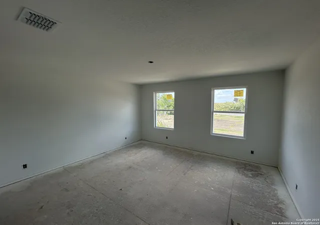 Photo 4 of Sale Pending at 13703 Birch Xing, San Antonio, TX 78210 | MLS# 1890745 | Listing updated on 2025-09-24
