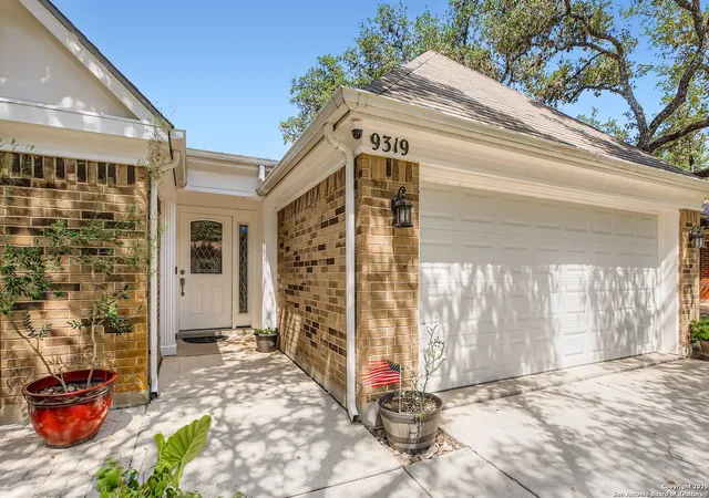 Photo 3 of Single family home for sale at 9319 Fishers Hill, San Antonio, TX 78240 | MLS# 1890764 | Listing updated on 2025-11-16