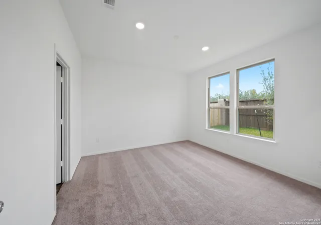 Photo 4 of Single family home for sale at 11718 Red Burro, San Antonio, TX 78230 | MLS# 1890838 | Listing updated on 2025-10-28