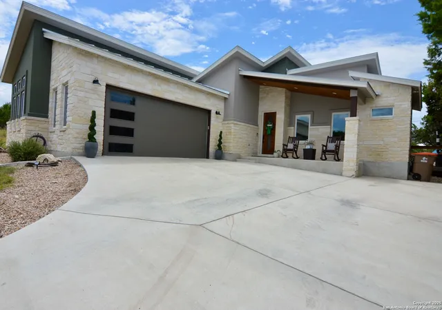 Photo 2 of Single family home for sale at 1108 Long Hollow, Canyon Lake, TX 78133 | MLS# 1890847 | Listing updated on 2026-02-06