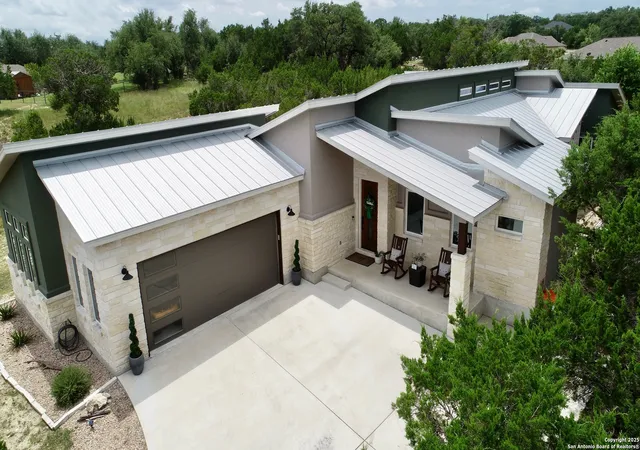 Photo 1 of Single family home for sale at 1108 Long Hollow, Canyon Lake, TX 78133 | MLS# 1890847 | Listing updated on 2026-02-06