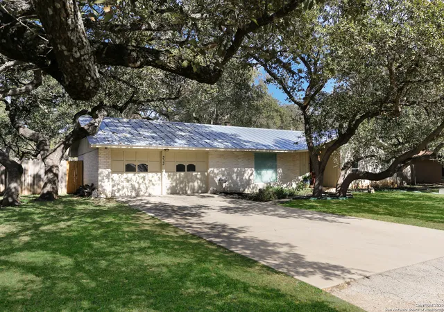 Photo 2 of Sale Pending at 333 Meadowbrook, San Antonio, TX 78232 | MLS# 1890874 | Listing updated on 2025-09-22