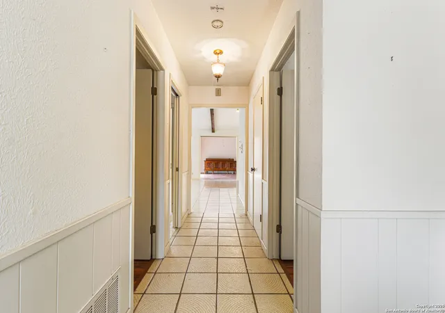 2nd image of 5814 Winterhaven Dr, Windcrest, TX 78239 | MLS# 1890877