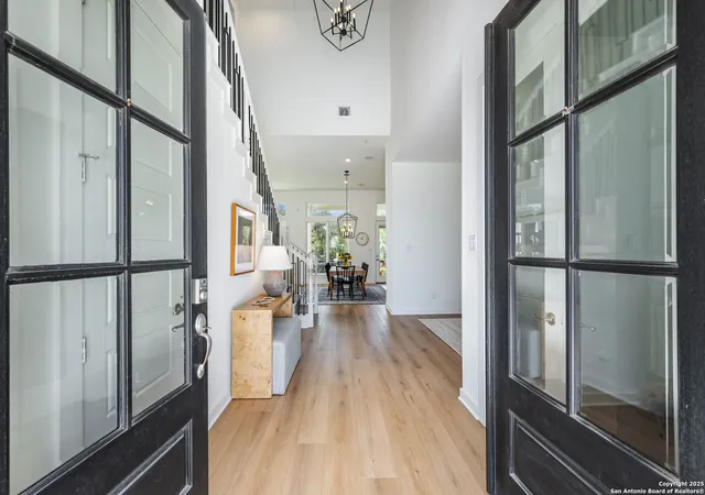 Photo 2 of Single family home for sale at 139 Newcourt Pl, Boerne, TX 78006 | MLS# 1890896 | Listing updated on 2025-10-16
