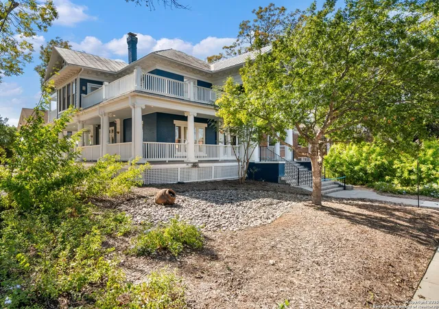 Photo 1 of Single family home for sale at 702 W French Pl, San Antonio, TX 78212 | MLS# 1890943 | Listing updated on 2026-03-31