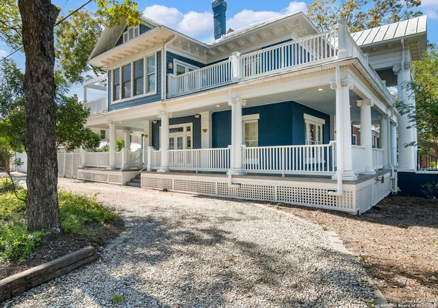 Photo 2 of Single family home for sale at 702 W French Pl, San Antonio, TX 78212 | MLS# 1890943 | Listing updated on 2026-03-31