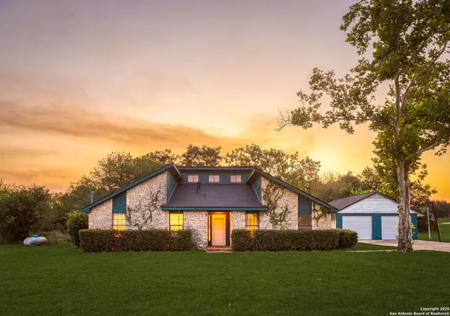 Photo 2 of Single family home for sale at 14029 Heather Glen Ln, Lytle, TX 78052 | MLS# 1890974 | Listing updated on 2025-08-22