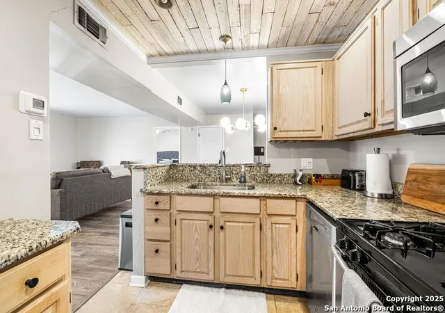Photo 4 of Sale Pending at 8058 Broadway #257T, San Antonio, TX 78209 | MLS# 1890991 | Listing updated on 2025-10-16