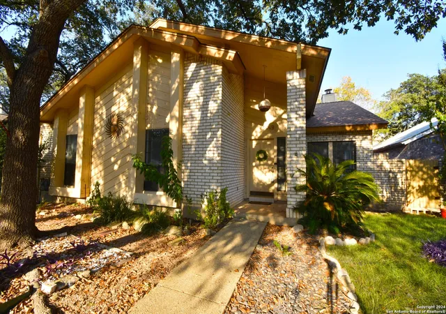 Photo 3 of Single family home for sale at 15019 Churchill Estates, San Antonio, TX 78248 | MLS# 1891044 | Listing updated on 2025-10-21