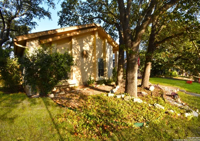 Photo 4 of Single family home for sale at 15019 Churchill Estates, San Antonio, TX 78248 | MLS# 1891044 | Listing updated on 2025-10-21