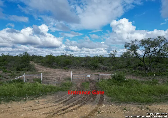 Photo 4 of House for sale at 3 N Private Rd 9007, Brackettville, TX 78832 | MLS# 1891056 | Listing updated on 2026-07-27