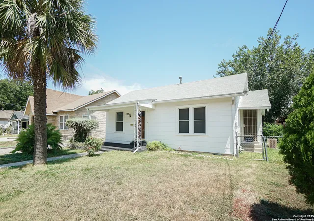 Photo 2 of Sale Pending at 343 Hearne, San Antonio, TX 78225 | MLS# 1891083 | Listing updated on 2025-10-07