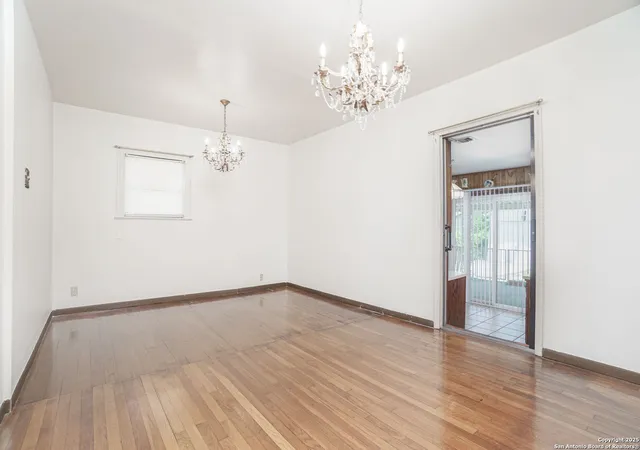Photo 3 of Sale Pending at 343 Hearne, San Antonio, TX 78225 | MLS# 1891083 | Listing updated on 2025-10-07